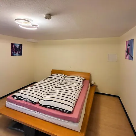 Διαμέρισμα Gemuetliche Im Gruenen *